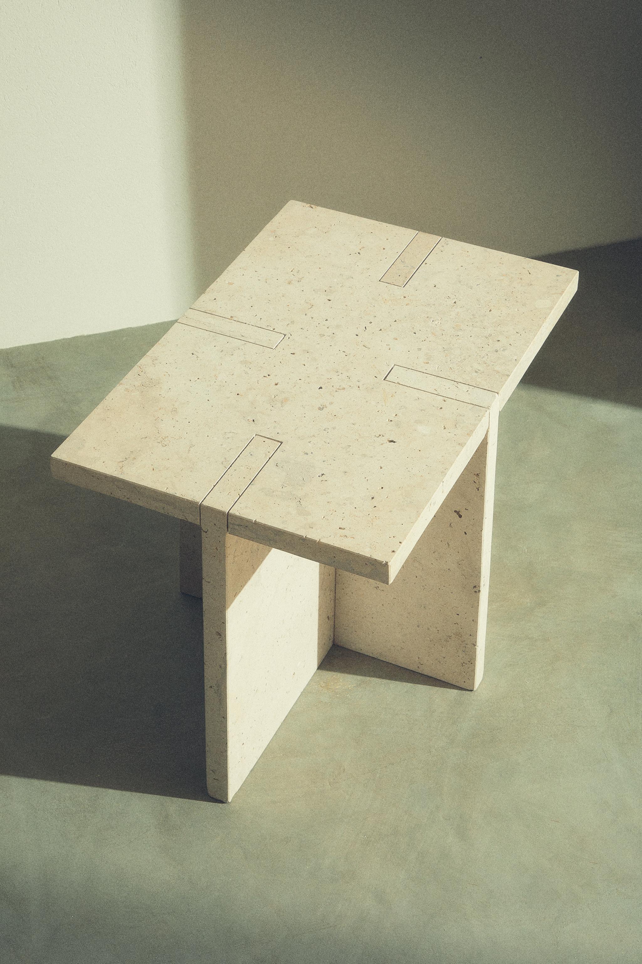 SIDETABLE 01